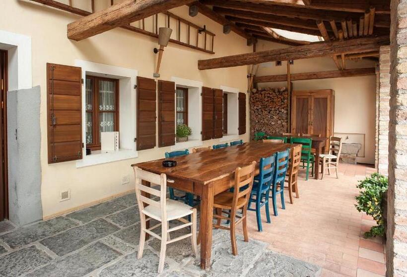 ホテル Elliot Osteria E Dormire In Collina