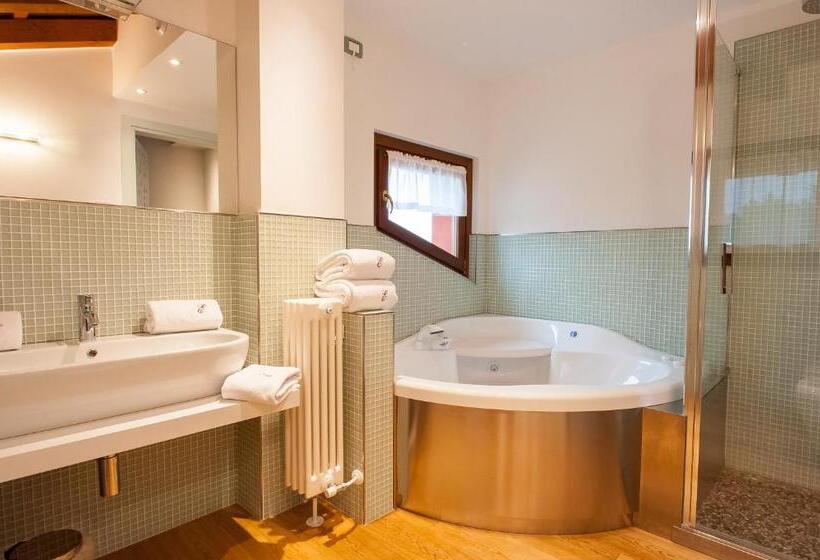 ホテル Elliot Osteria E Dormire In Collina