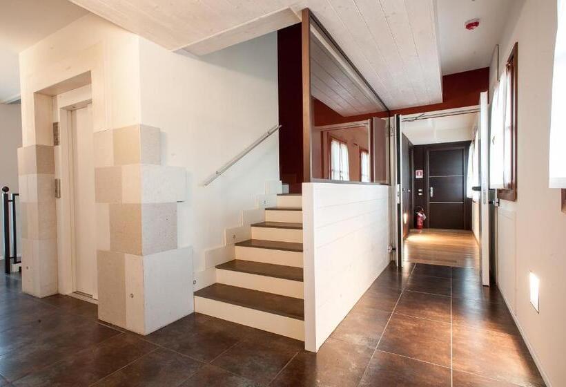 ホテル Elliot Osteria E Dormire In Collina