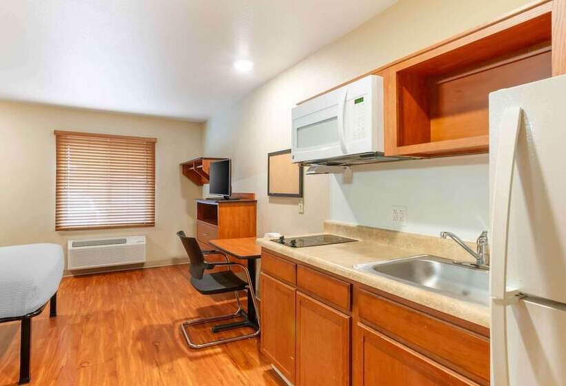 בית מלון כפרי Extended Stay America Select Suites  Kansas City  Stadium