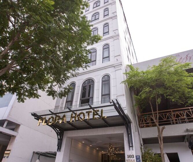 هتل Flora