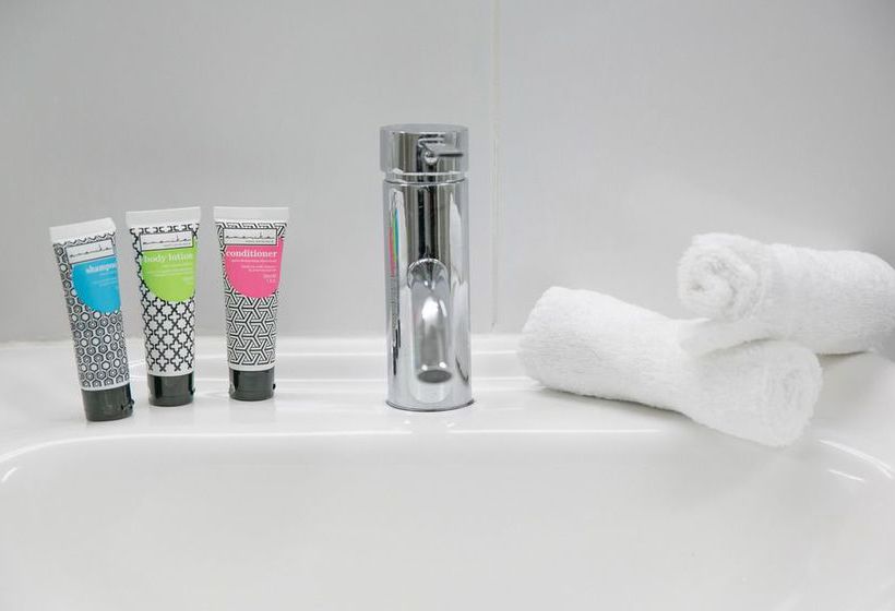 هتل Glebe Space Pop Up