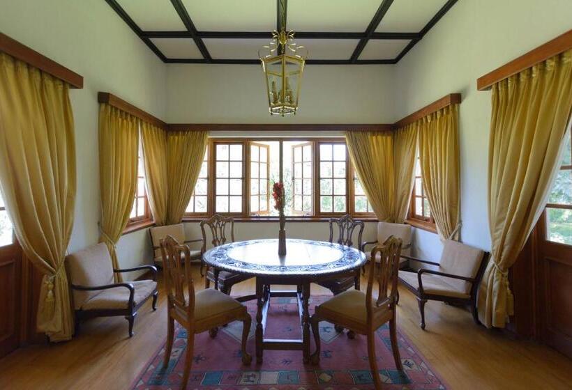 Отель Governor's Mansion