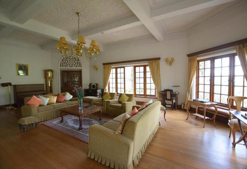 Отель Governor's Mansion