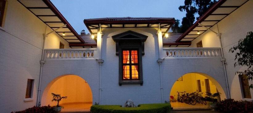 Отель Governor's Mansion