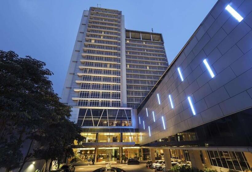 호텔 Grand Mercure Solo Baru