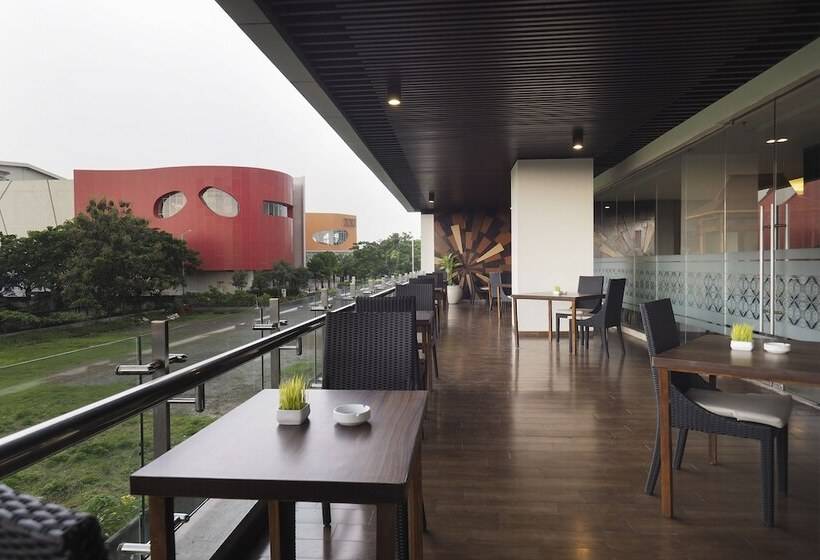 호텔 Grand Mercure Solo Baru