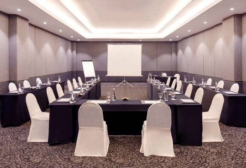 호텔 Grand Mercure Solo Baru