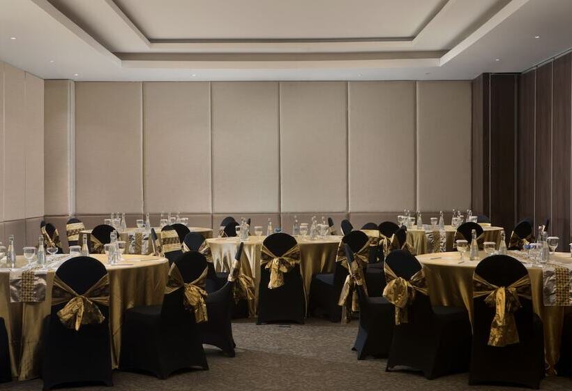 호텔 Grand Mercure Solo Baru