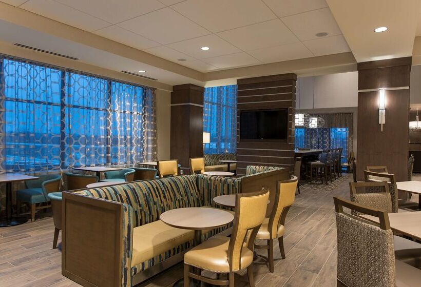 هتل Hampton Inn & Suites Grand Rapids Downtown
