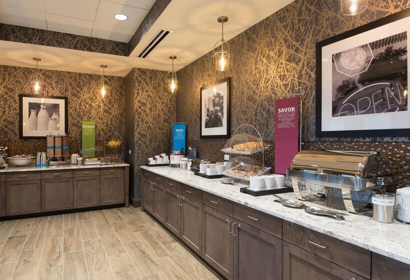 هتل Hampton Inn & Suites Grand Rapids Downtown