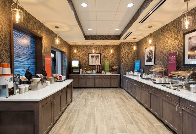 هتل Hampton Inn & Suites Grand Rapids Downtown