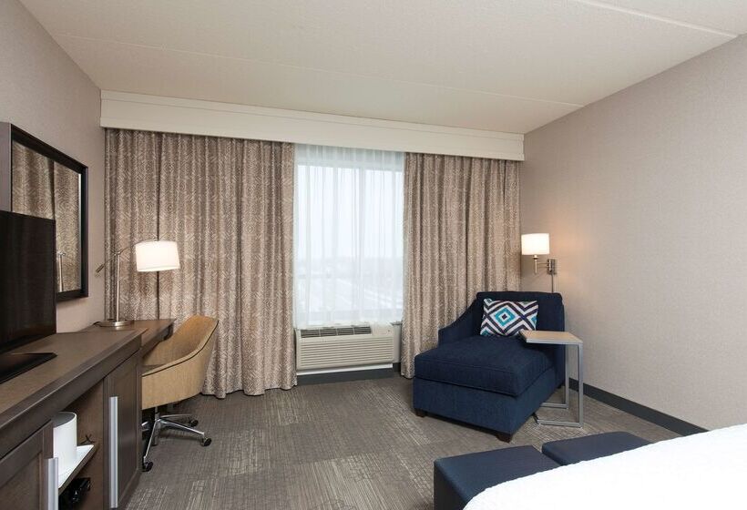 هتل Hampton Inn & Suites Grand Rapids Downtown