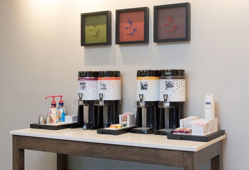 هتل Hampton Inn & Suites Grand Rapids Downtown