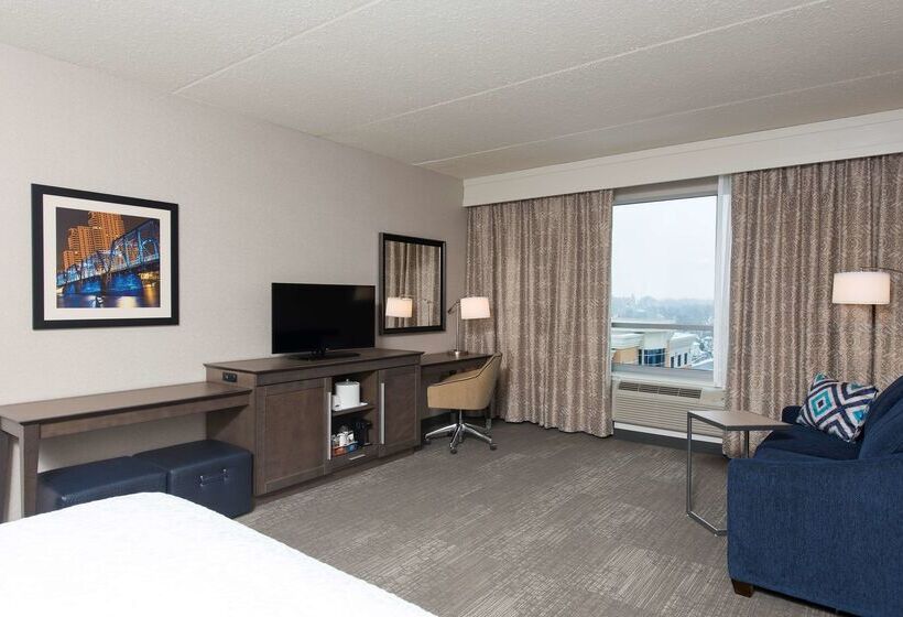 هتل Hampton Inn & Suites Grand Rapids Downtown