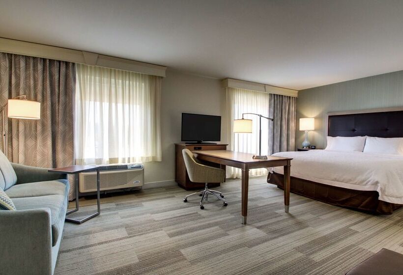 هتل Hampton Inn & Suites Milwaukee West