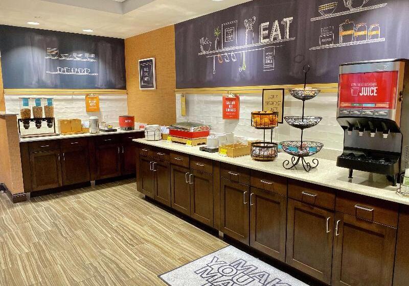 فندق Hampton Inn & Suites Deland