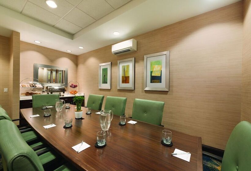 فندق Hampton Inn & Suites Deland