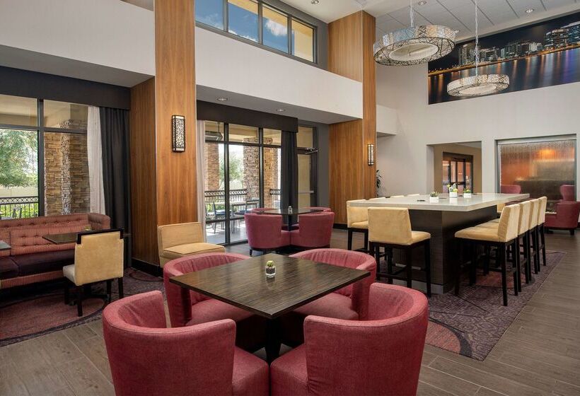 هتل Hampton Inn & Suites Phoenix Tempe