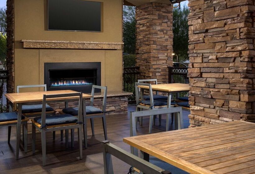 هتل Hampton Inn & Suites Phoenix Tempe