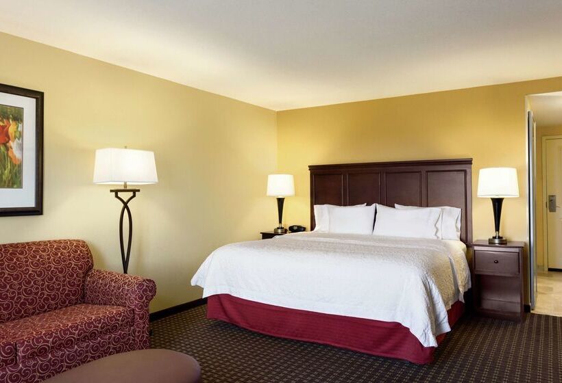 בית מלון כפרי Hampton Inn & Suites Prattville