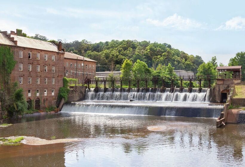 בית מלון כפרי Hampton Inn & Suites Prattville