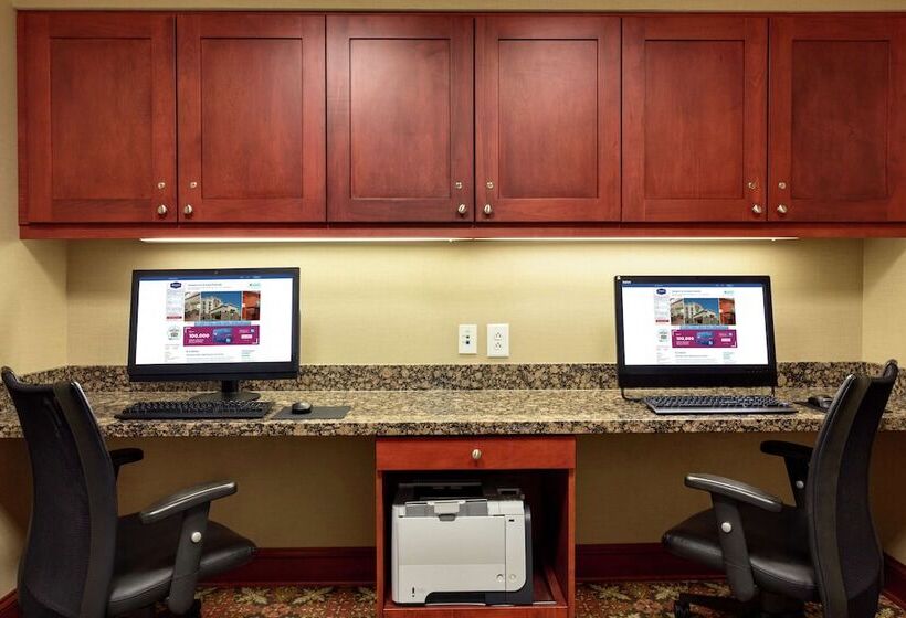 בית מלון כפרי Hampton Inn & Suites Prattville