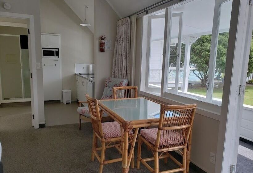 בית מלון כפרי Hananui Lodge And Apartments