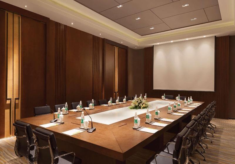 فندق Hilton Garden Inn Dandong