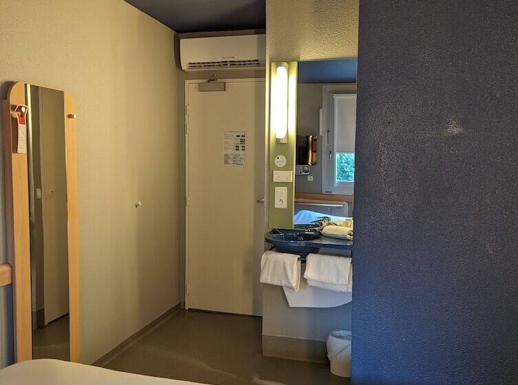 فندق Ibis Budget Saintomer Centre