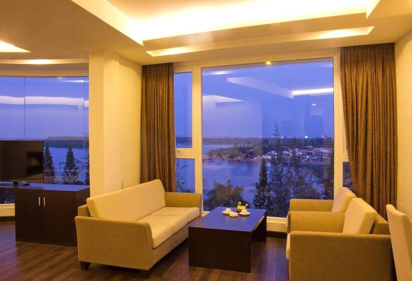 هتل International