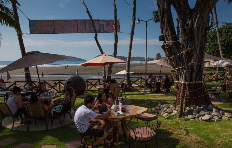 בית מלון כפרי Jaco Laguna Resort & Beach Club