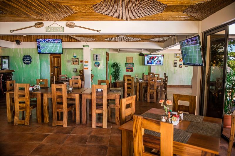 בית מלון כפרי Jaco Laguna Resort & Beach Club