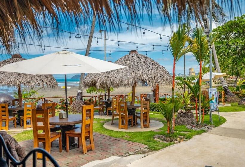 בית מלון כפרי Jaco Laguna Resort & Beach Club