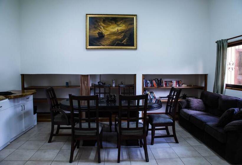 בית מלון כפרי Jaco Laguna Resort & Beach Club