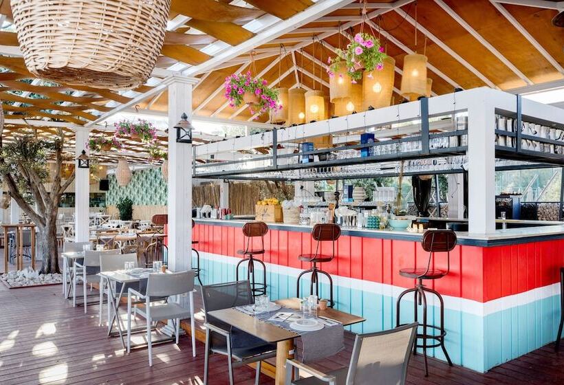 فندق Alaçatı Beach Resort