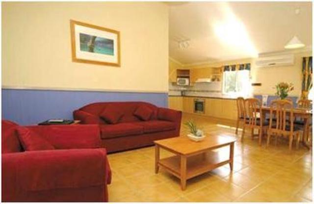 בית מלון כפרי Kendalls Beach Holiday Park