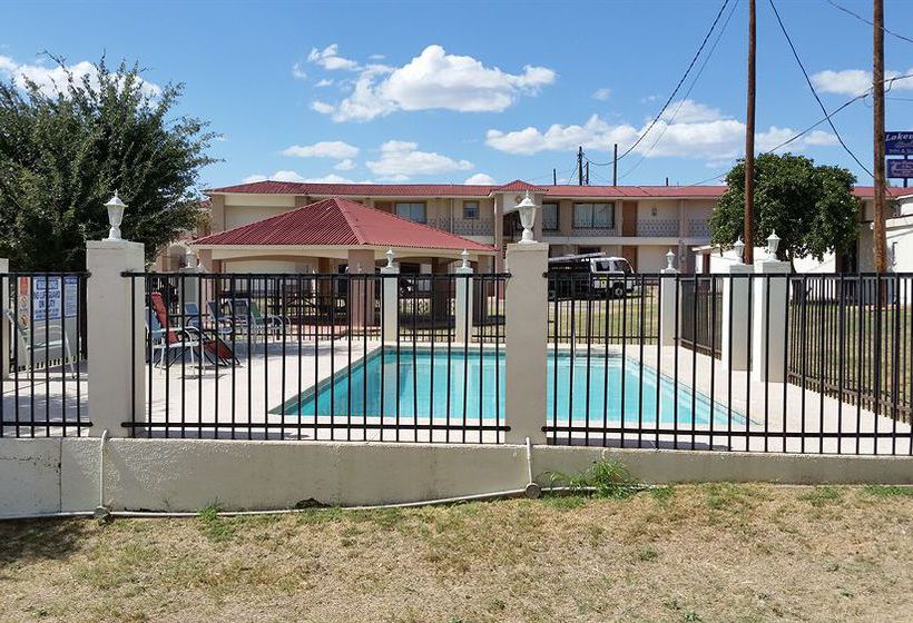 Отель Lakeview Inn & Suites