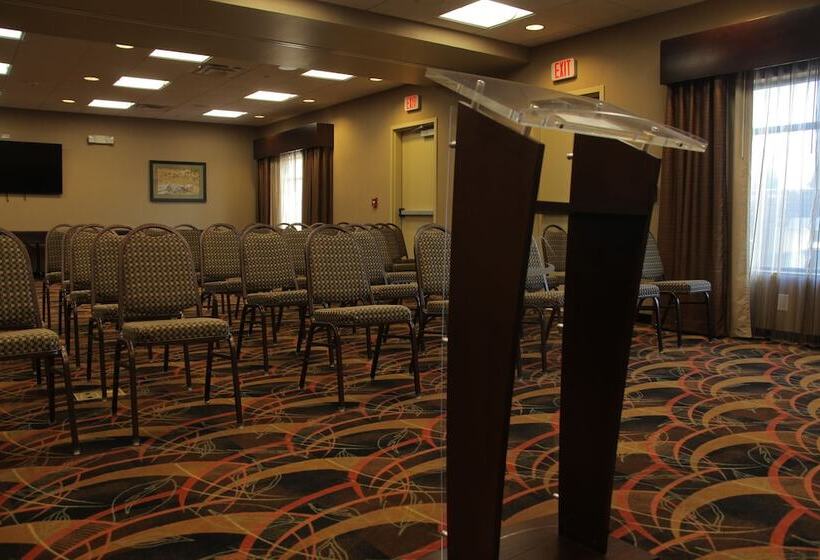 فندق Little Missouri Inn & Suites New Town