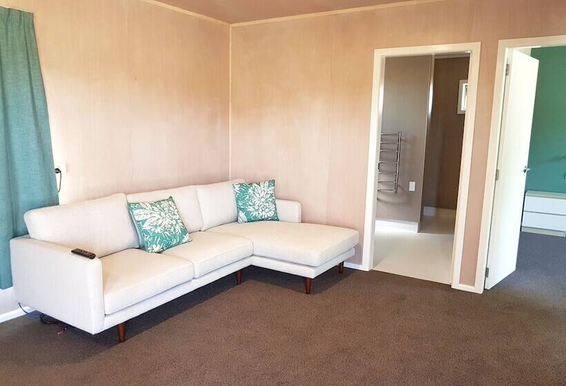 בית מלון כפרי Martinborough Top 10 Holiday Park