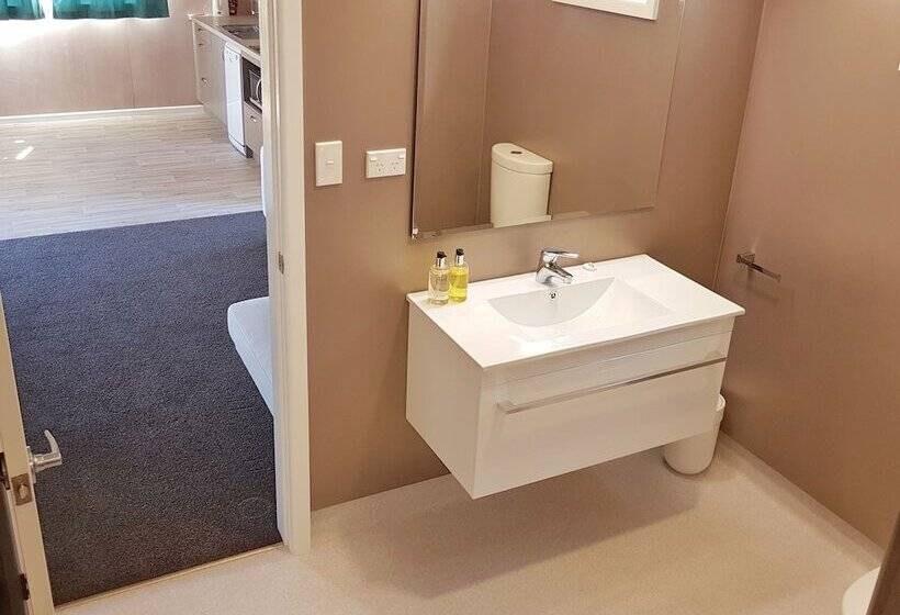 فندق Martinborough Top 10 Holiday Park