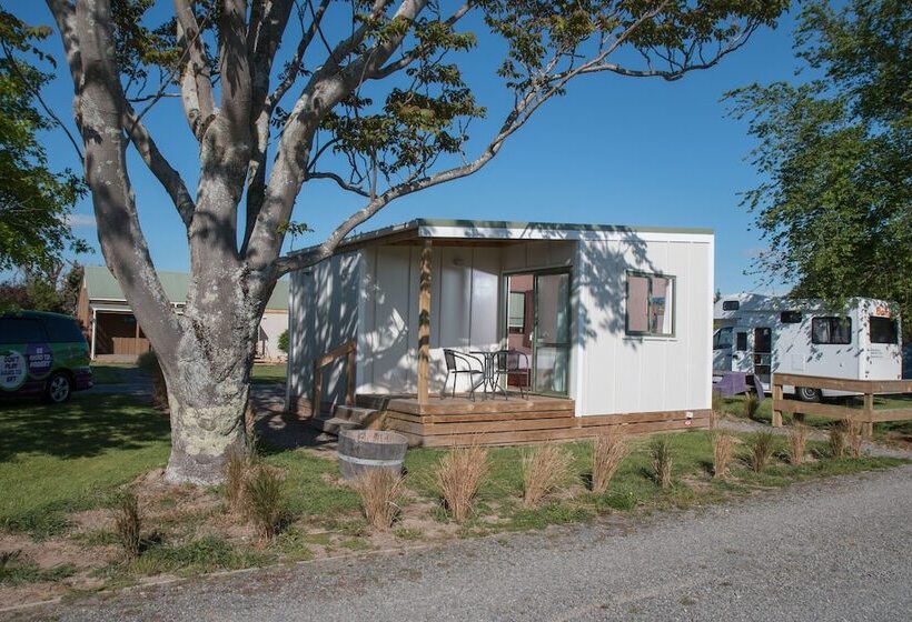 فندق Martinborough Top 10 Holiday Park
