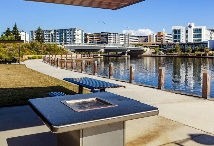 ホテル Mercure Sunshine Coast Kawana Waters