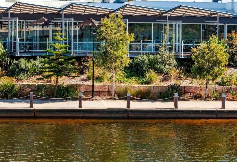 ホテル Mercure Sunshine Coast Kawana Waters