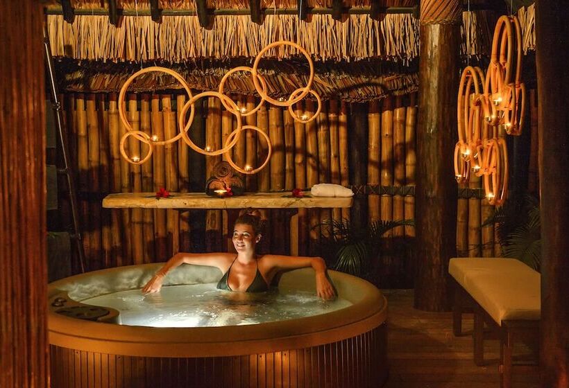 酒店 Nanuku Resort Fiji