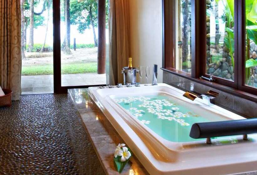 هتل Nanuku Resort Fiji