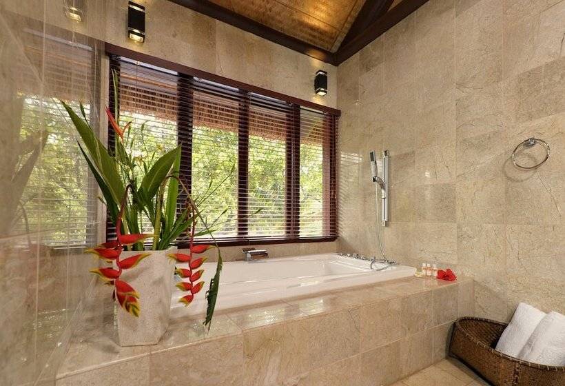 هتل Nanuku Resort Fiji