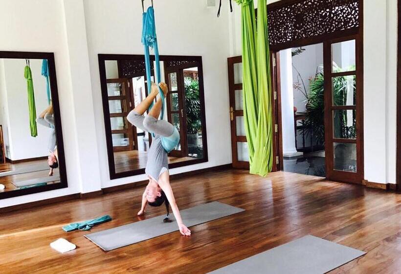 Отель Niyagama House