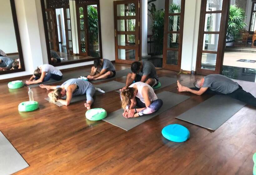 Отель Niyagama House