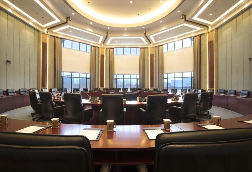 Отель Ovation Seven Cultivation